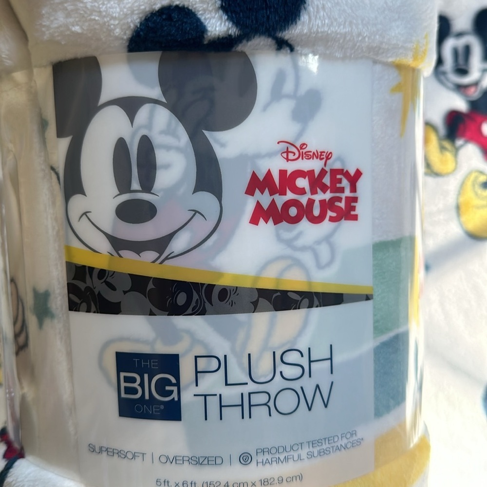 Mickey Mouse plush throw - Picture 5 of 11